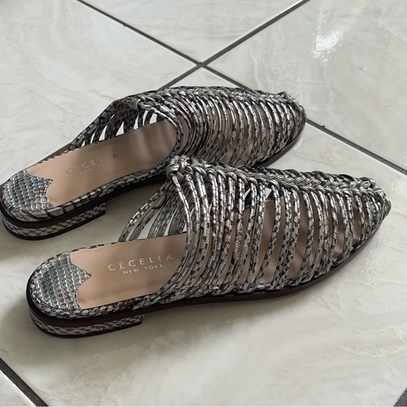 Cecelia New York Gloria Mules Sandals Shoes Low Heel Metallic Silver Leather 7 - Picture 4 of 10